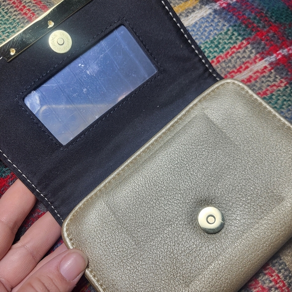 Guess Wristlet Wallet - Picture 6 of 8